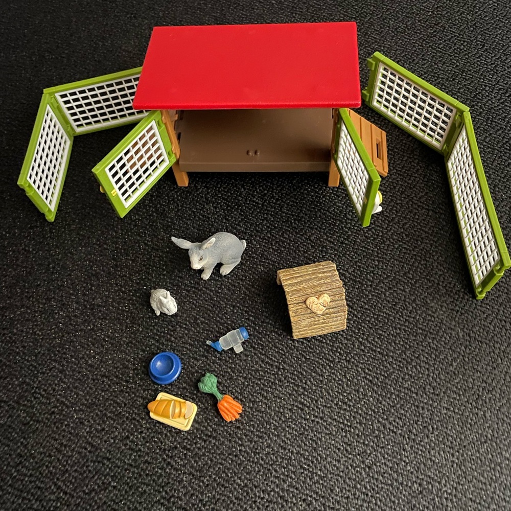 Schleich Farm World Rabbit Hutch toy playset